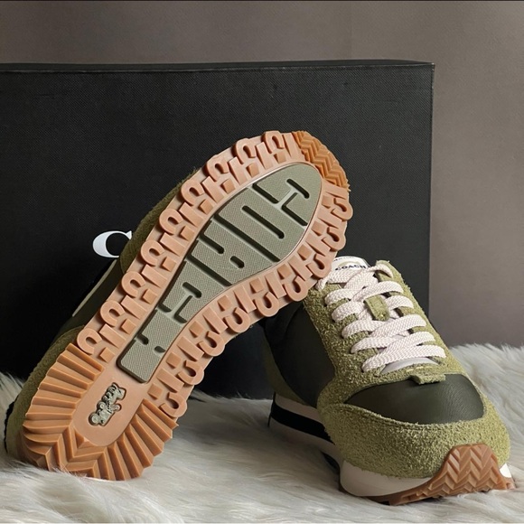 CP935 - Coach Women’s Runner Sneaker - Picture 4 of 15